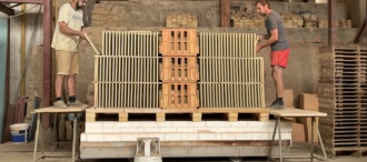 Carreaux de Gironde : du four historique à la nouvelle génération, un savoir-faire à découvrir